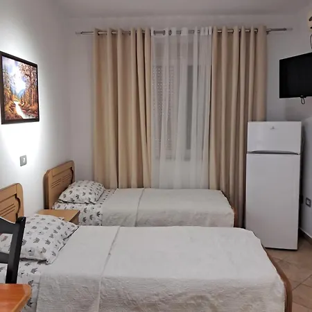 Xhenis Apartament's Lägenhet