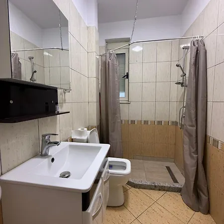 Xhenis Apartament's * Durrës